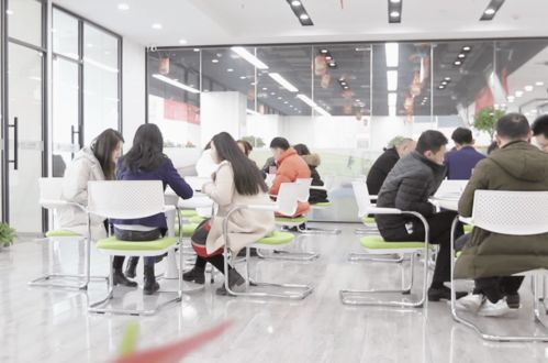 包汏人助貸平臺 踐行普惠金融 我們一直在努力 極速助貸 費用透明